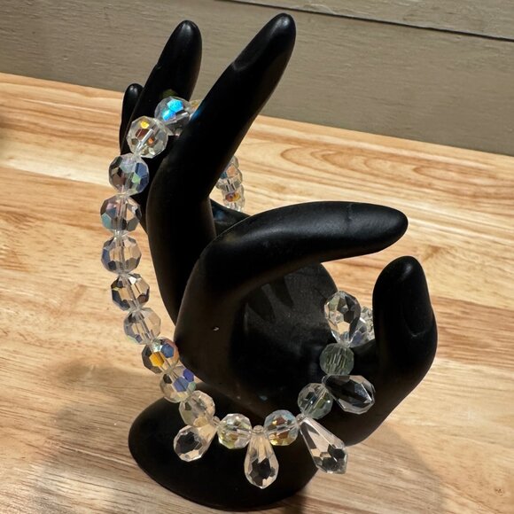 Vintage Aurora Borealis Beautifully Faceted Graduated Crystal Bead Necklace - Picture 7 of 10